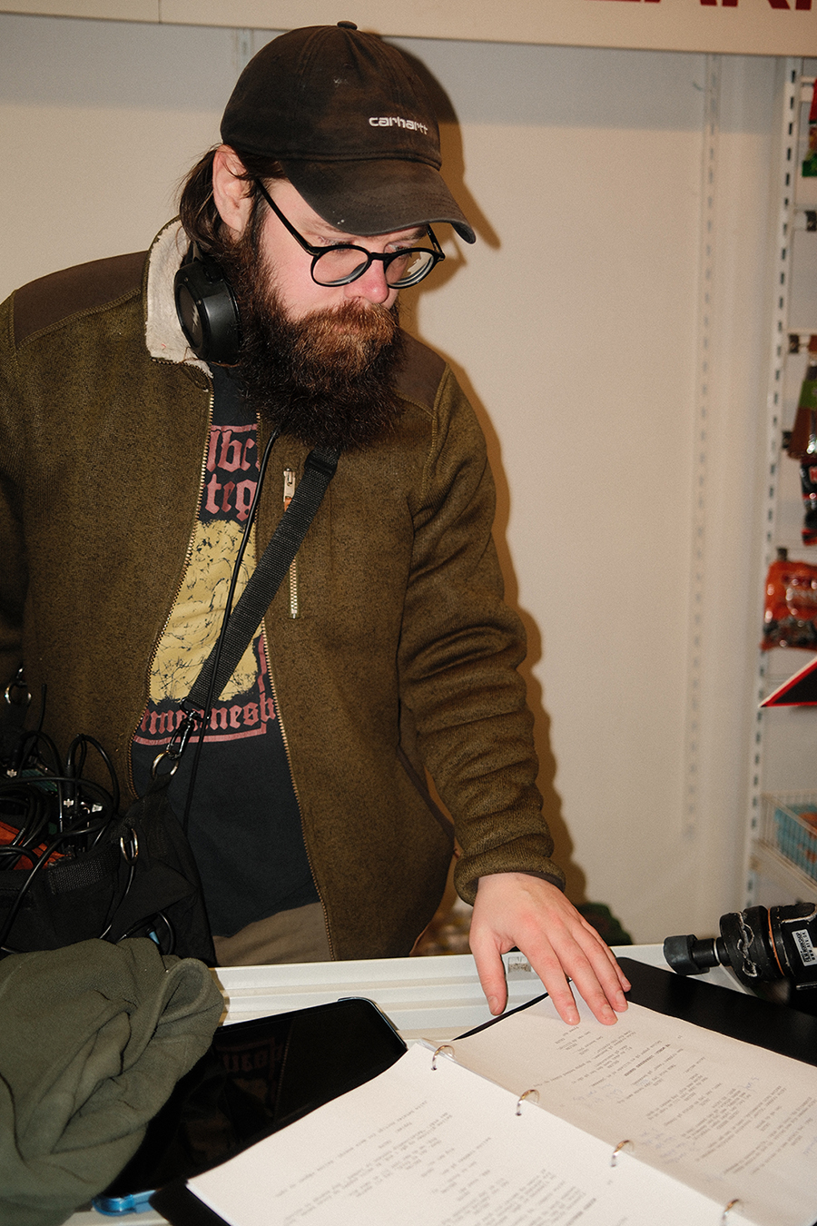 Tonemester, Andreas Nielsen, der kigger på manuskript